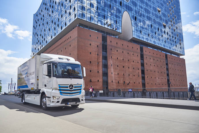 El camión eléctrico Mercedes-Benz eActros ha sido probado con éxito por clientes más de un año