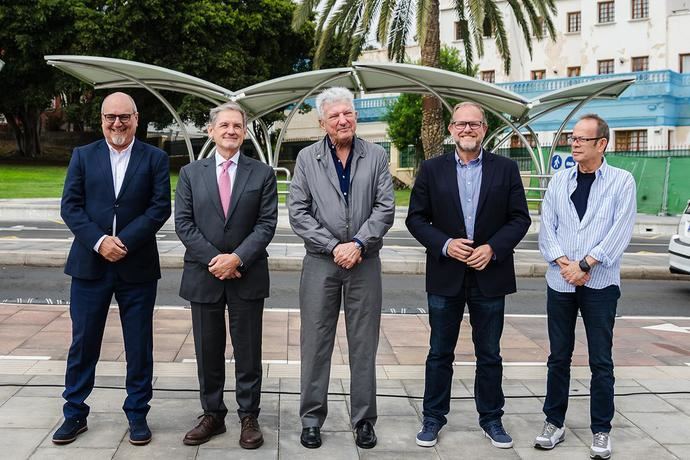 Las Palmas de Gran Canaria instala la primera parada de su MetroGuagua