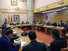 Representantes del transporte durante la Mesa de Viajeros con el gobierno canario.