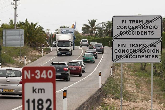 Tráfico ya está tramitando la prohibición de circulación en la N-340 para los camiones pesados