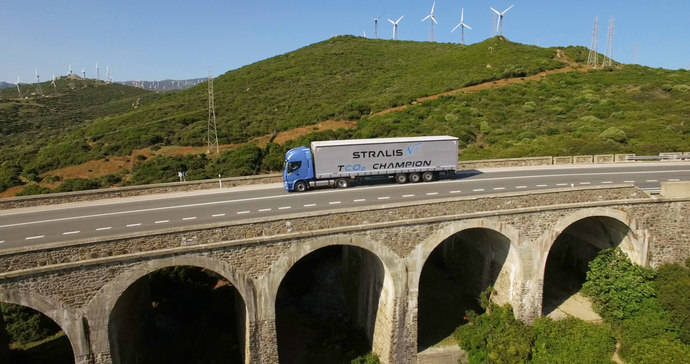 Un Iveco Stralis propulsado por gas natural.