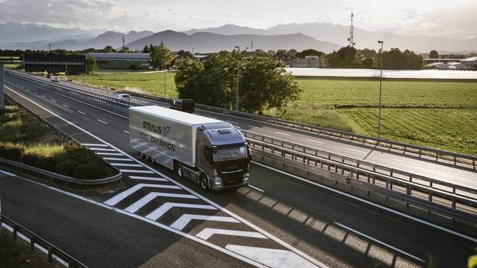 Iveco lanza Truck Station en varias rutas europeas de transporte