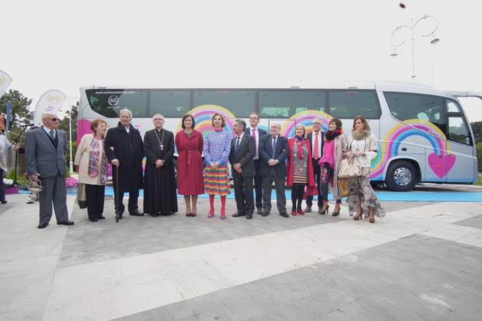 Asistentes a la presentación del Irizar i8.