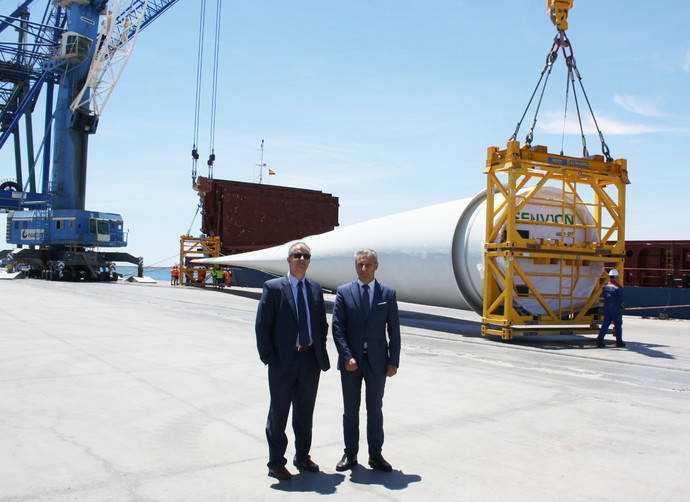 El presidente de la Autoridad Portuaria, Francisco Toledo, junto al director del puerto, Roberto Arzó.