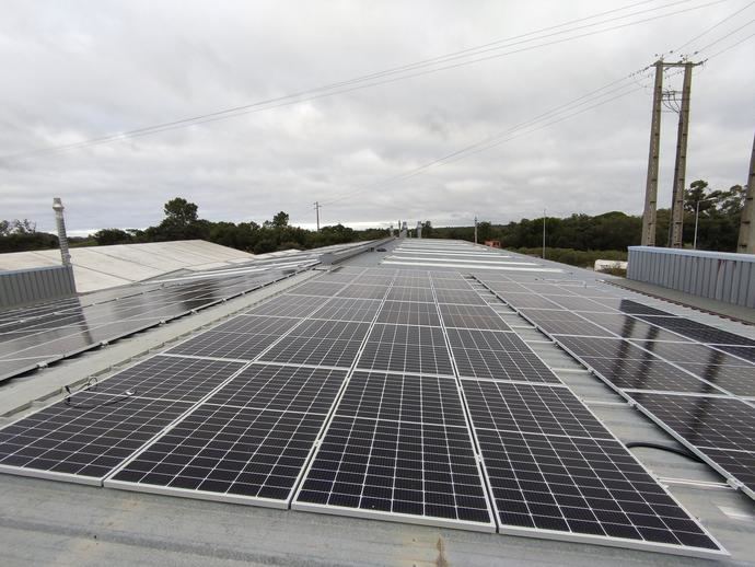 Gefco refuerza su compromiso con la sostenibilidad con la instalación de paneles