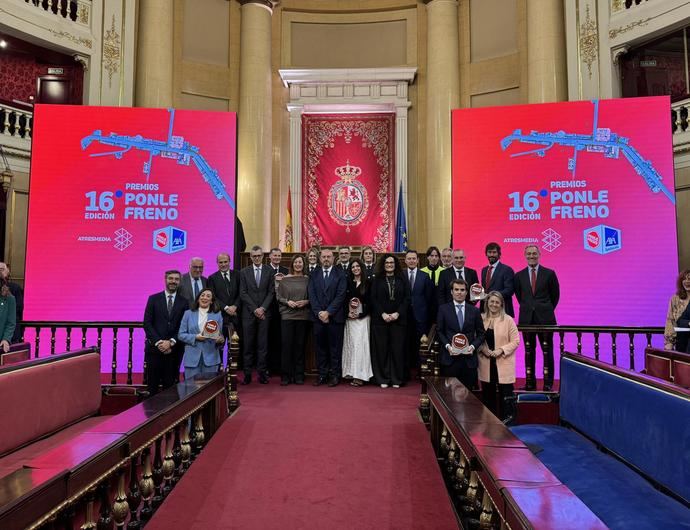 EMT Madrid es galardonada con el premio Ponle Freno Axa