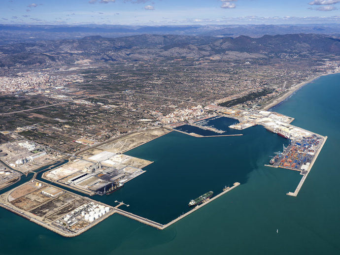 Acuerdo entre los transportistas de Astraport y APM Terminals en el puerto de Castellón