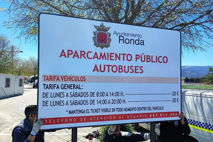 Apetam protesta contra los precios del aparcamiento de buses de Ronda