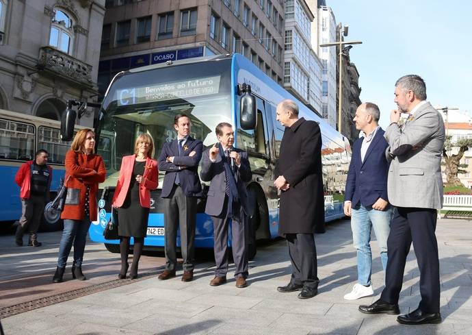 Vigo lleva a cabo pruebas con el innovador autobús eléctrico Aptis