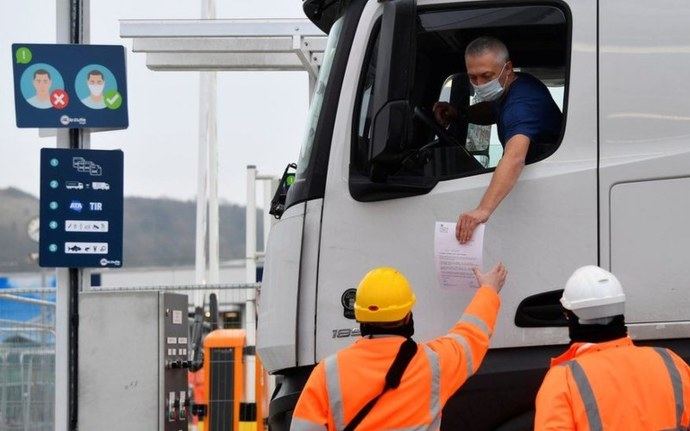 Renault Trucks presenta en Madrid su primer vehículo de gas natural euro 6