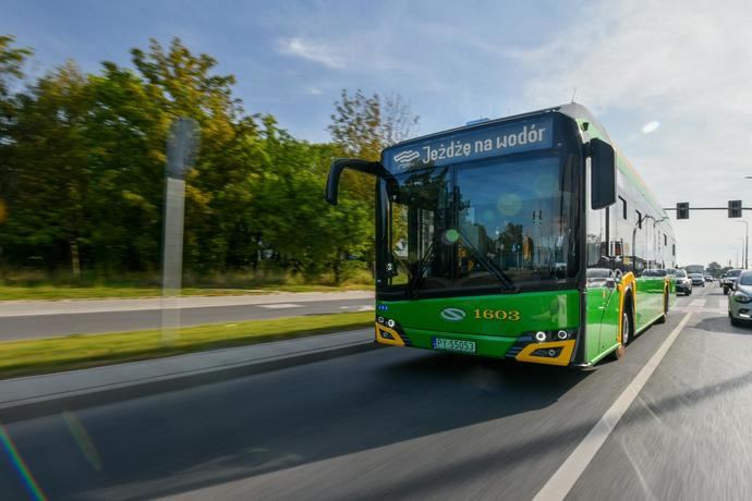 Los autobuses de hidrógeno de Solaris ya circulan por las calles de Pozna&#324;