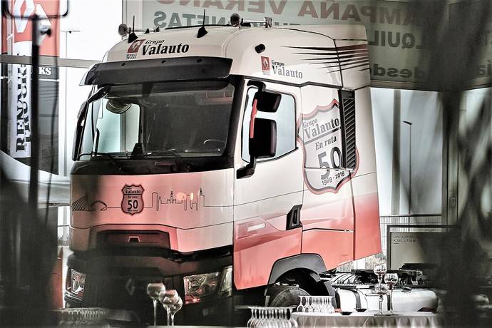 Grupo Valauto celebra su 50 aniversario con Renault Trucks