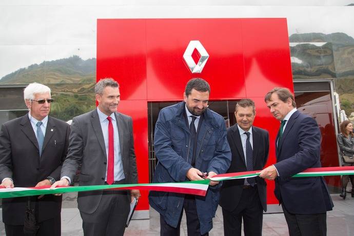 Renault Trucks inaugura nuevo centro en Bilbao