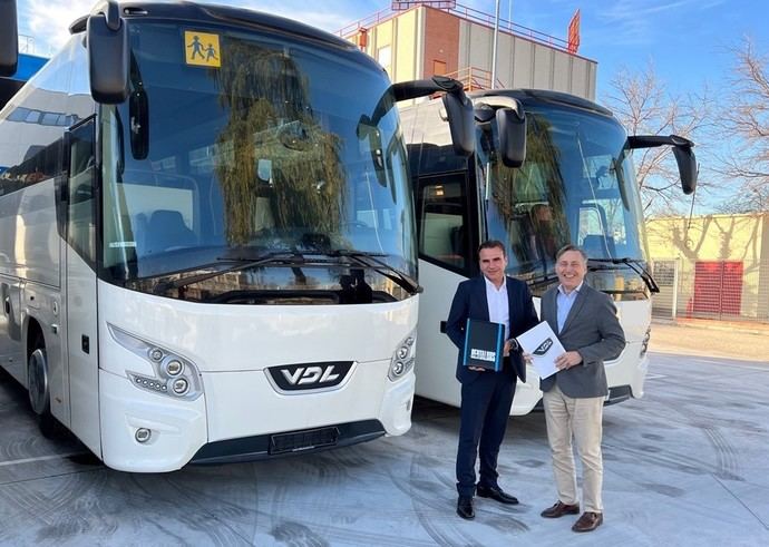 Héctor Rodríguez, CEO de VDL España, y Dionisio Fernández, CEO de Rentalbus