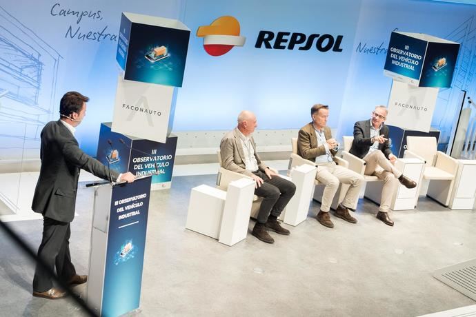 Iveco España destaca su red de concesionarios como clave del éxito