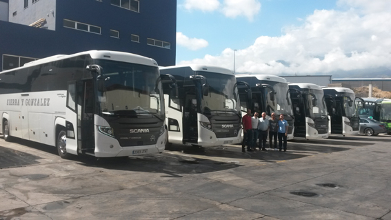 School Bus adquiere tres unidades de Scania Touring HD