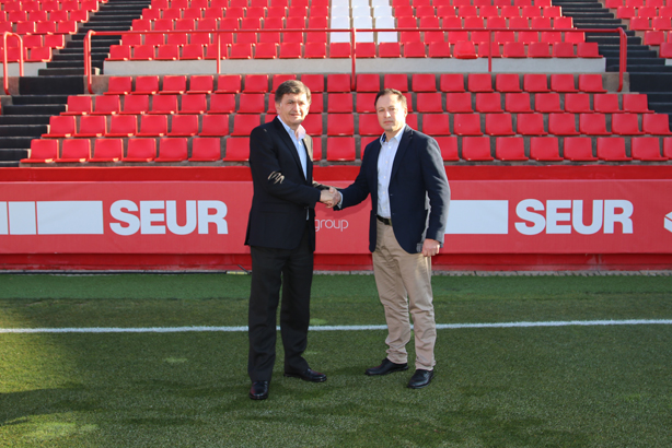 Josep M. Andreu i Prats, presidente del Nàstic y José Manuel Carabe, gerente de Seur Tarragona.