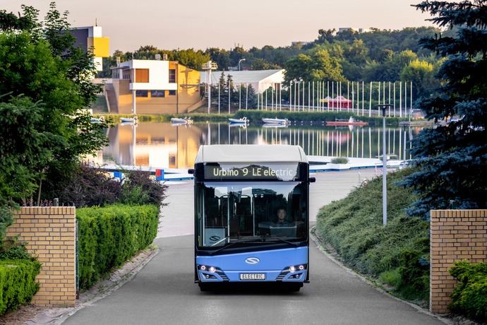 Solaris presenta su nuevo autobús eléctrico: el Urbino 9 LE