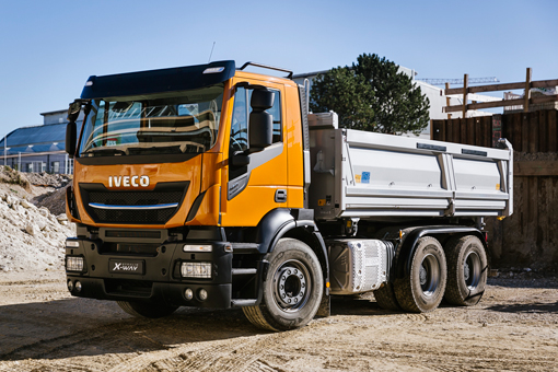 Iveco presenta el nuevo Stralis X-WAY a importantes carroceros en su planta de Madrid