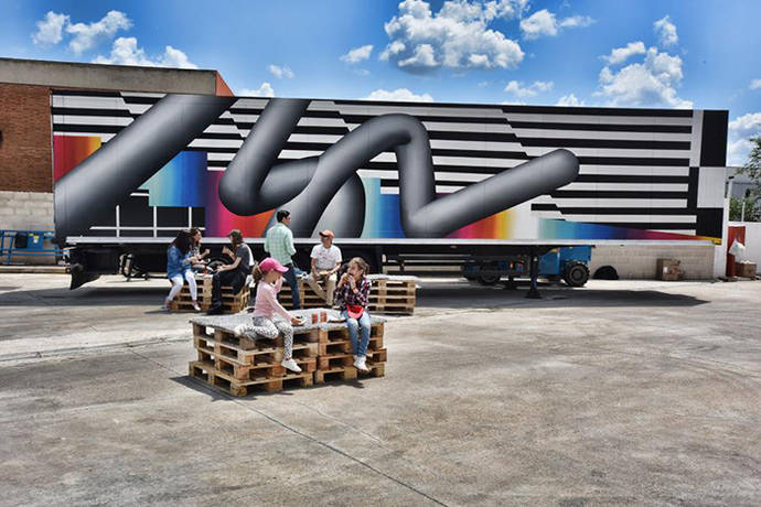 Nuevos camiones pintados por grandes artistas amplían la flota de Truck Art Project