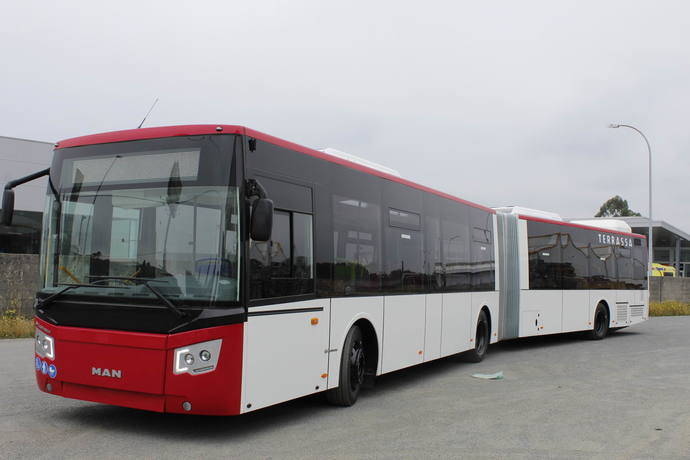 Uno de los autobuses articulados que Castrosua ha entregado a Tmesa.