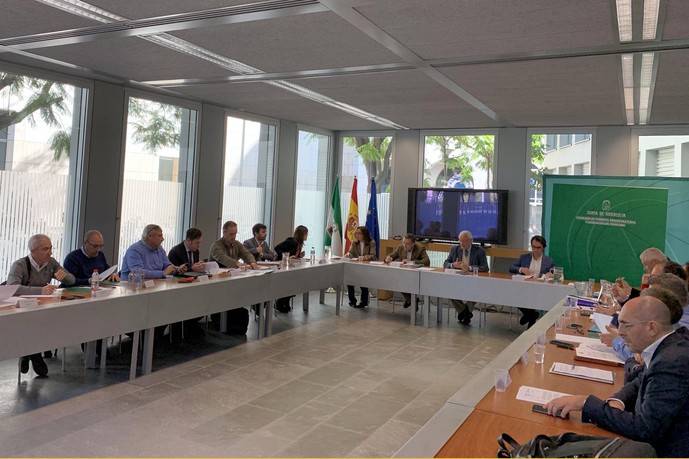 Reunión en la Consejería de Fomento andaluza con el sector del taxi, el pasado mes de febrero.