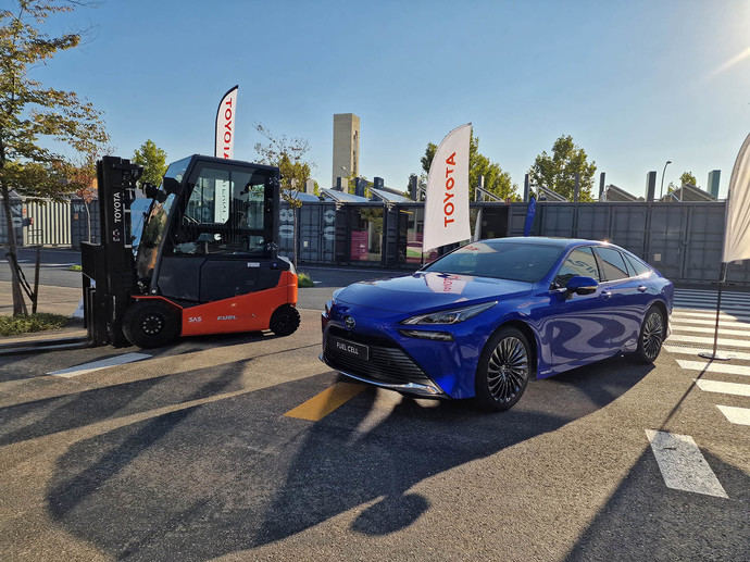 Toyota muestra las ventajas de las carretillas de hidrógeno