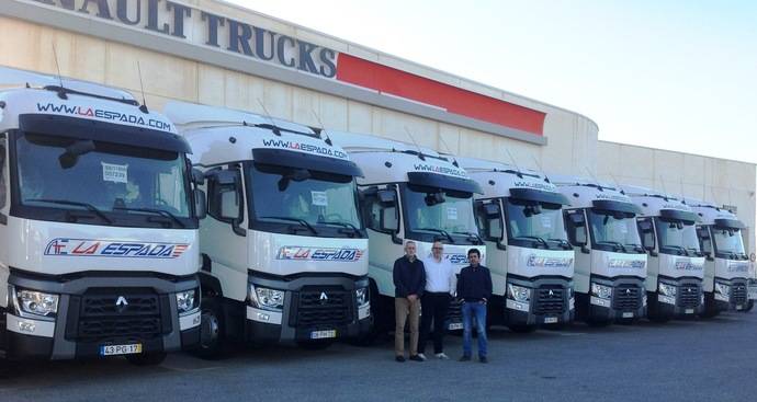 Transportes La Espada incorpora 32 Renault Trucks T.