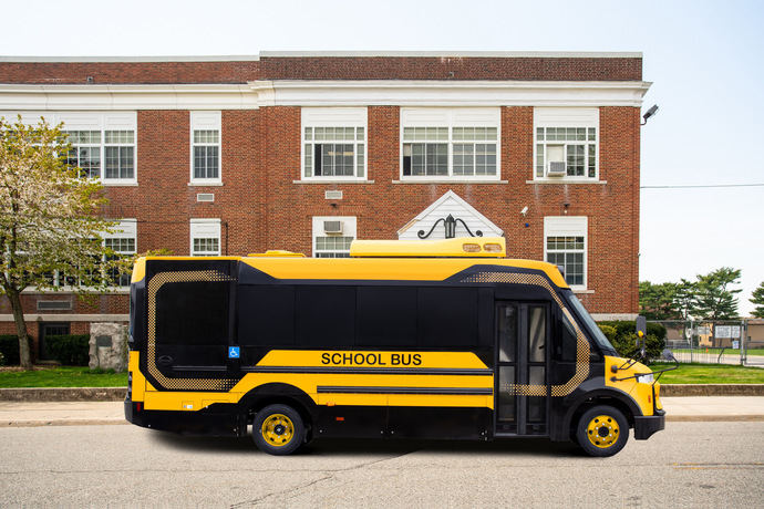 BYD presenta un nuevo autobús escolar con tecnología V2G