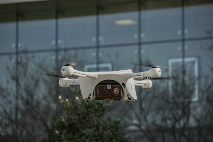 UPS crea subsidiaria y pide certificación a la FAA para entregas con drones