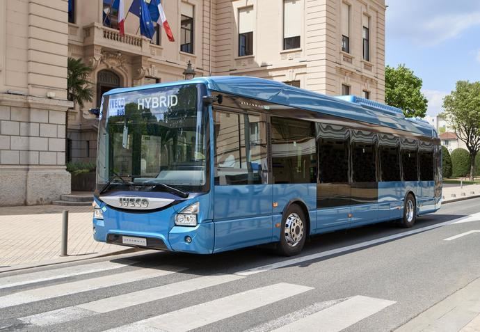 Córdoba mejora su transporte público con cinco autobuses híbridos