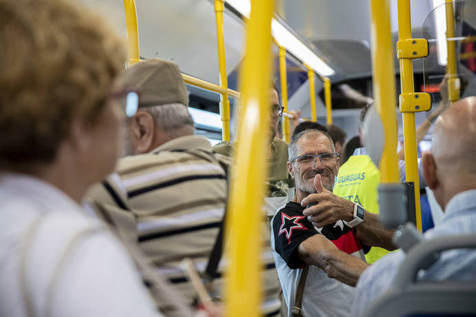 Los usuarios valoran con un notable el servicio transporte de Guaguas