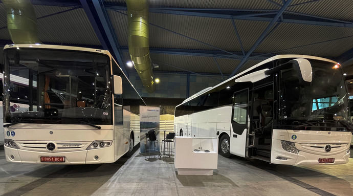 Evobus Ibérica expone dos vehículos Mercedes-Benz en Andalucía