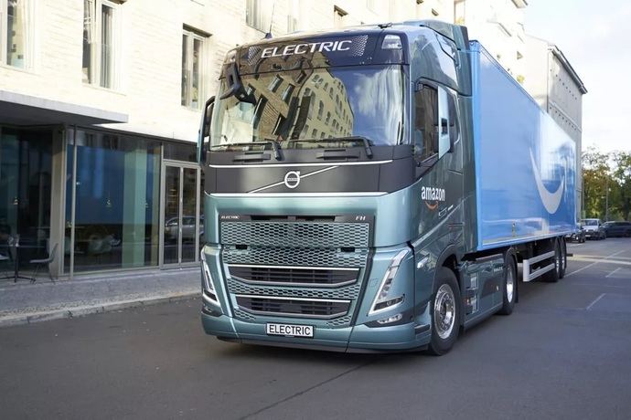 ¡Primicia! Volvo entrega a sus clientes camiones eléctricos con acero sin fósiles