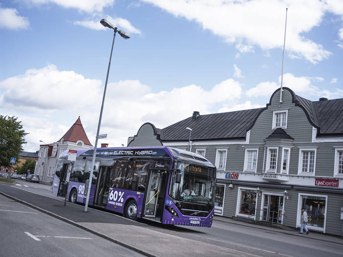 Curitiba ya tiene el autobús híbrido eléctrico Volvo