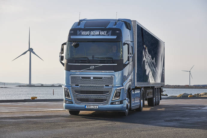 Los Volvo FH y FH16 E.L Volvo Ocean Race listos en España