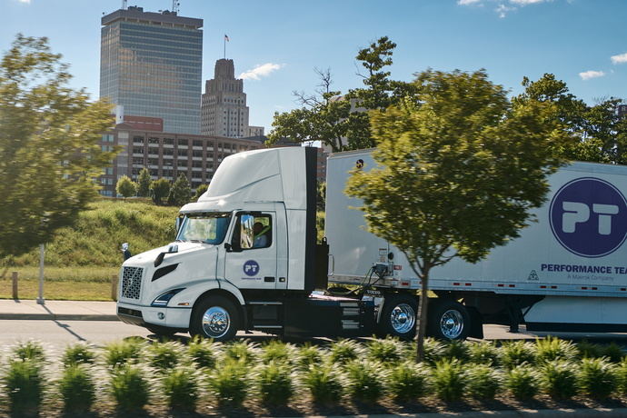 Maersk realiza un pedido récord de camiones eléctricos a Volvo Trucks