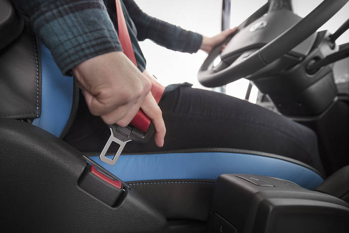 El cinturón de seguridad de tres puntos, innovación de Volvo, cumple 60 años
