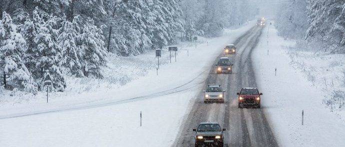 Consejos de ayuda a los conductores en carreteras invernales