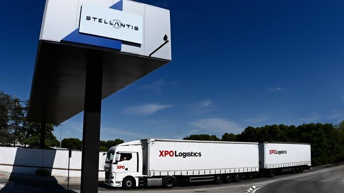 Nuevo duotráiler en XPO Logistics para operaciones de carga completa