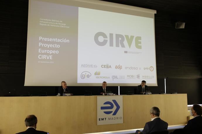 EMT acoge el proyecto CIRVE para la recarga de vehículos eléctricos