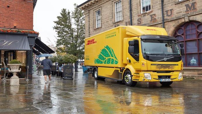 DHL y Volvo ponen en la carretera el primer camión eléctrico de 16 toneladas