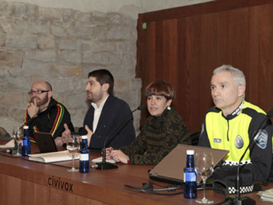 Pamplona quiere cerrar el Casco Antiguo al tráfico