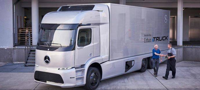 2017 arranca con una preserie del Mercedes-Benz Urban eTruck eléctrico