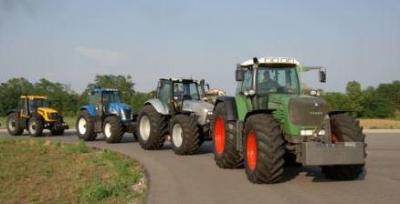 Andalucía elabora un mapa de carreteras para vehículos agrícolas