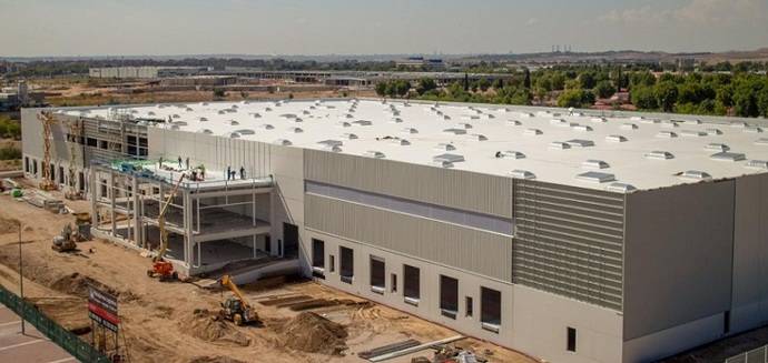 Almacén logístico en construcción.