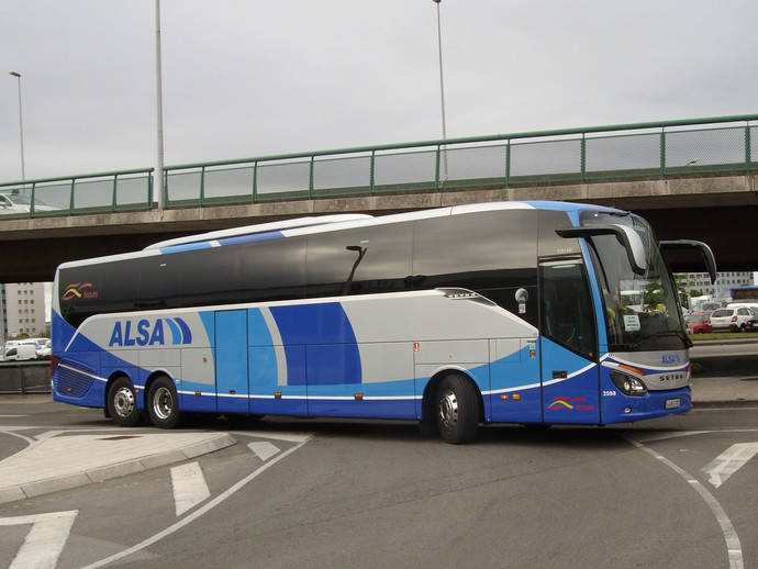 Un autocar de Alsa.