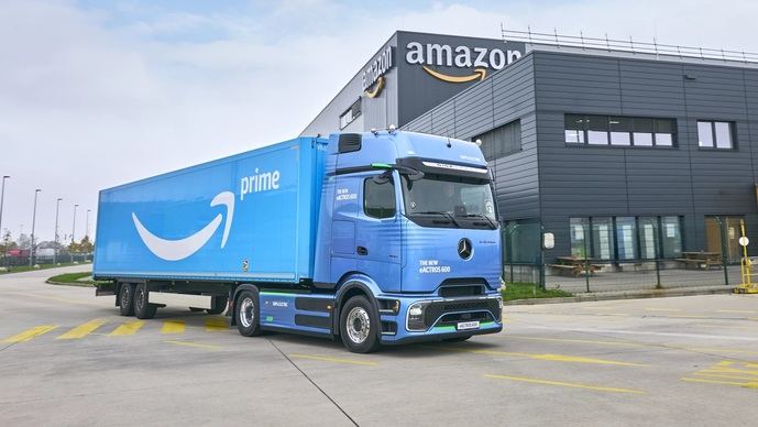 Amazon anuncia su mayor pedido de camiones eléctricos hasta la fecha