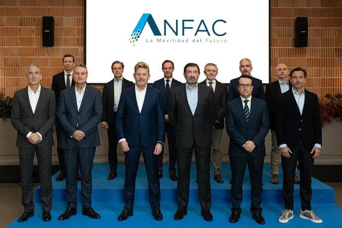 El presidente de Anfac y la junta directiva, durante la presentación de ayer.