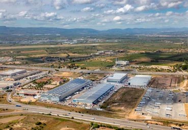 Recta final para un aparcamiento en el polígono Riuclar de Tarragona